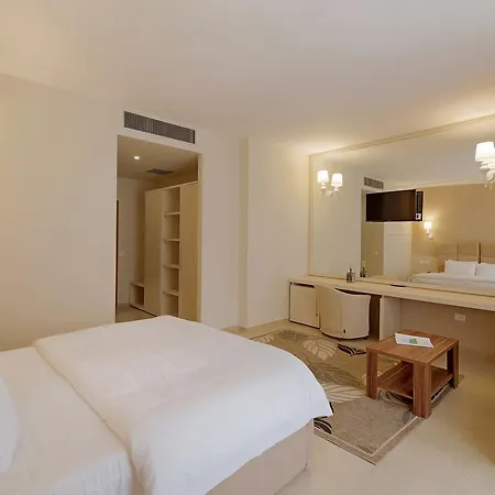 Horizont Hotel 4*